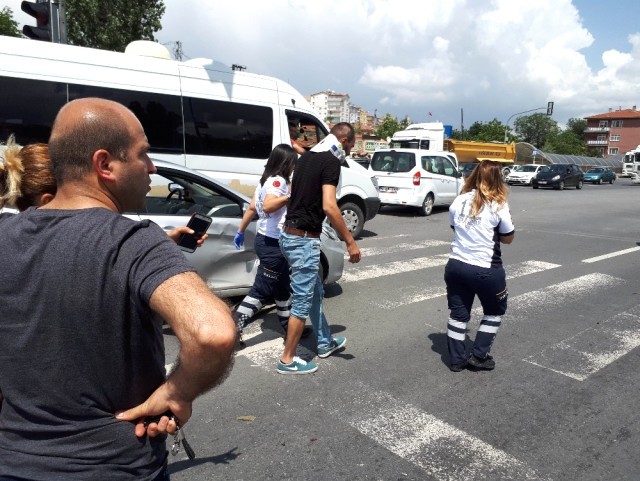 Başkent’te Zincirleme Trafik Kazası: 3’ü Polis 4 Yaralı