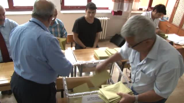 Ankara’da Oy Sayımına Başlandı