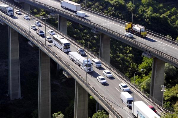 Bayram Tatilcileri Yola Çıktı