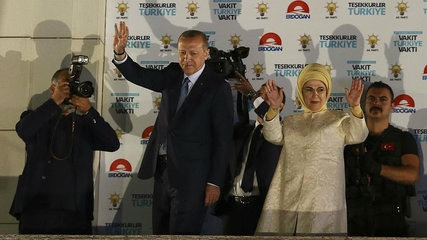 Erdoğan’dan Geleneksel Balkon Konuşması: Muhalefete ABD’den Bayağı Oy Geldi
