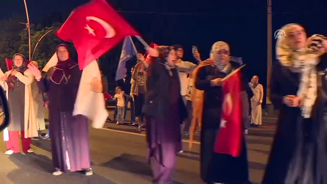 Vatandaşlar Cumhurbaşkanı Erdoğan’ı Bekliyor