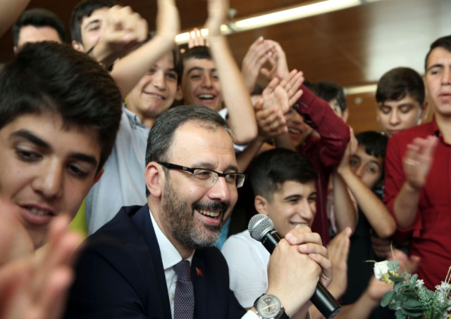 Bakan Kasapoğlu ‘Maça Götürme’ Sözü Verdi