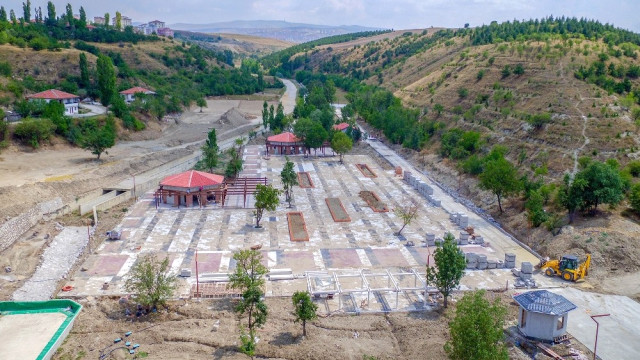 Mamak’ın Central Parkı Tamamlanıyor