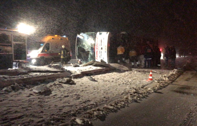 Ankara ve Kırşehir’de otobüs kazaları: 3 ölü, 55 yaralı
