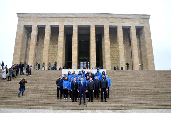 Aydınlı Voleybolcular Ata’nın Huzurunda