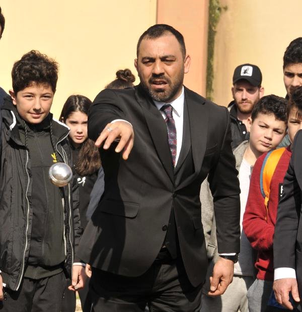 Yerlikaya, İzmit’te Gençlerle Buluştu