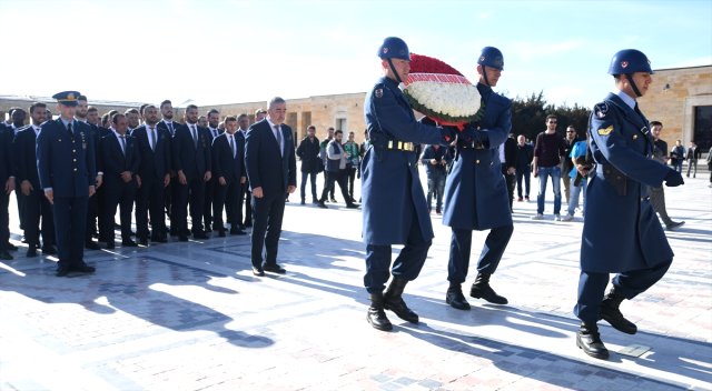 Bursaspor Kafilesi Anıtkabir’i Ziyaret Etti