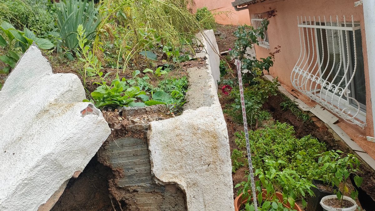 Sarıyer’de çöken yol, gecekondunun üzerine devrildi