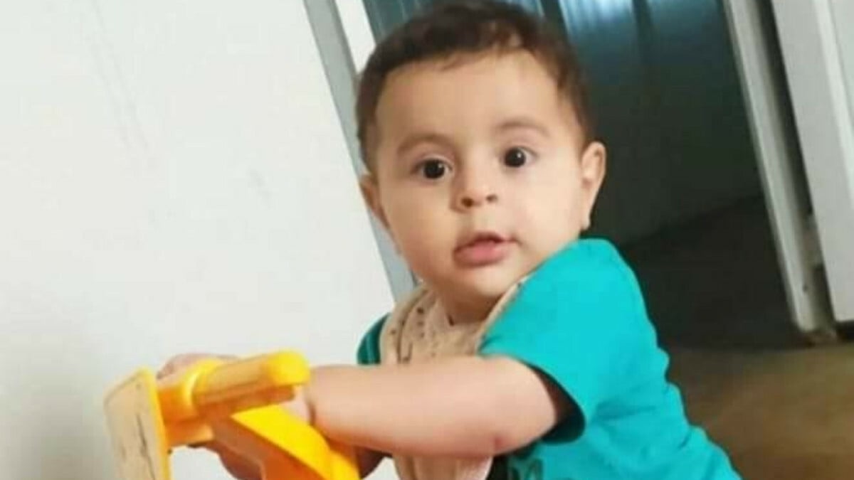 Antalya’da 1,5 yaşındaki çocuk su diye asit içince öldü