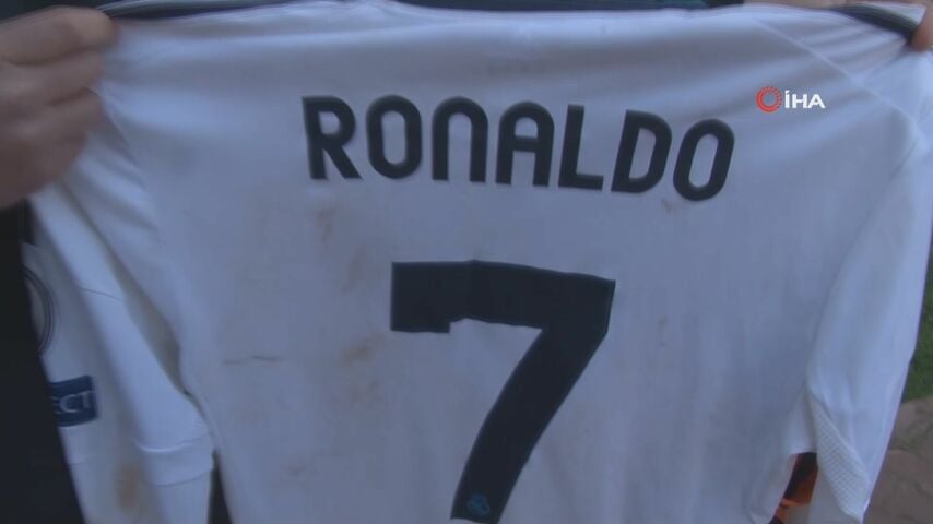 Adanalı Ronaldo formalarını satışa çıkardı