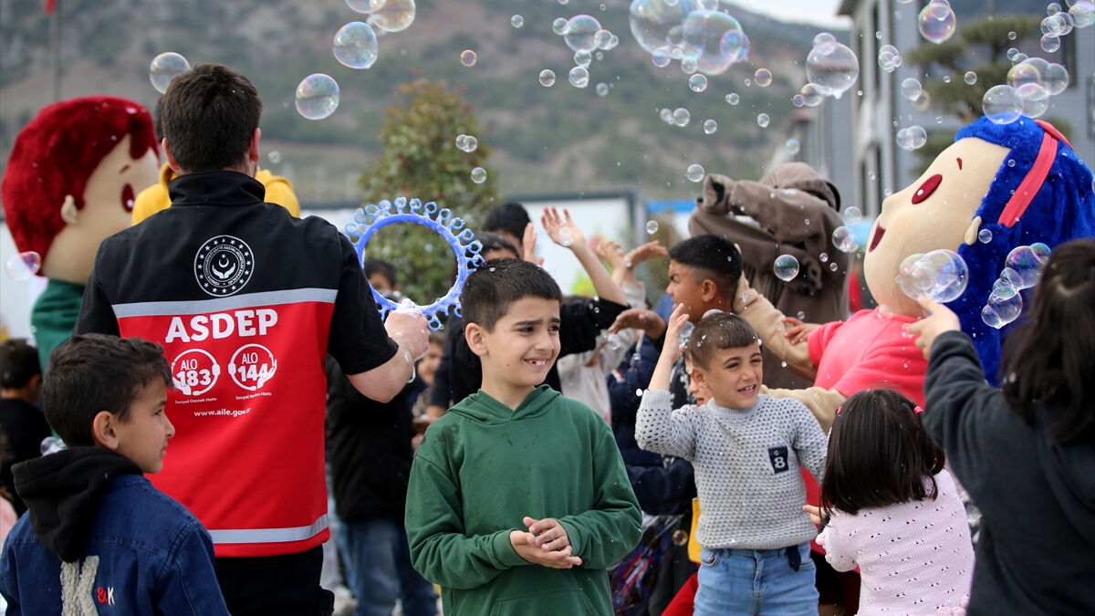 Din görevlileri, İslahiye’deki depremzede çocuklar için etkinlik düzenliyor
