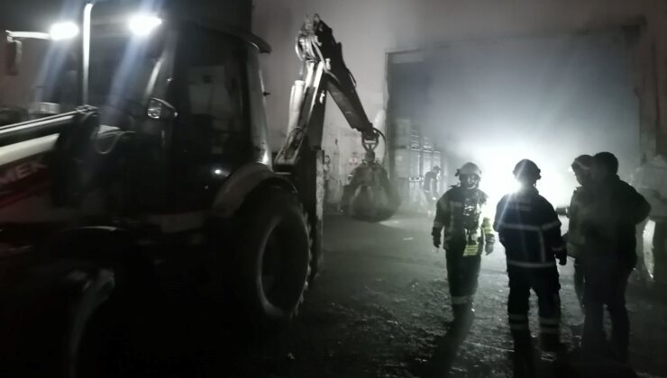 Üç günde ikinci kere oldu: Geri dönüşüm tesisinde ağır duman