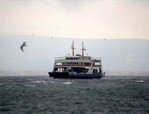 Güney Marmara’da feribot seferlerine fırtına manisi