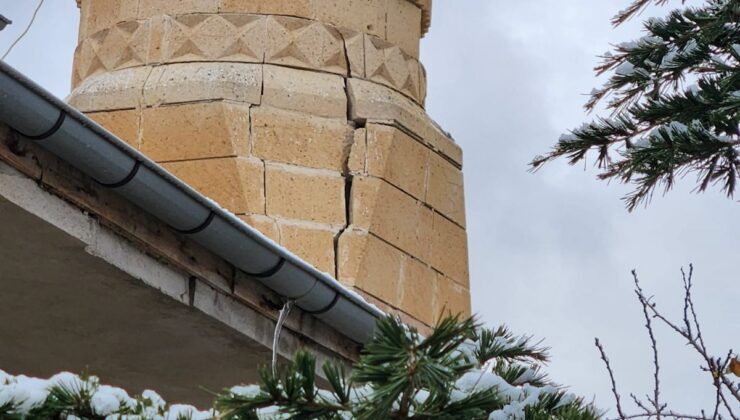 Şiddetli fırtına mescitte ağır hasara neden oldu