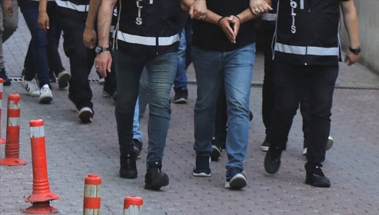 İzmir merkezli hata örgütü operasyonunda 69 gözaltı