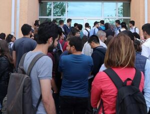 YÖK’ten üniversite tahlili: Yeni mezunlarının işe başlama müddeti 6,4 ay