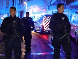 Almanya’da şenlikte bıçaklı akın: DAEŞ üstlendi