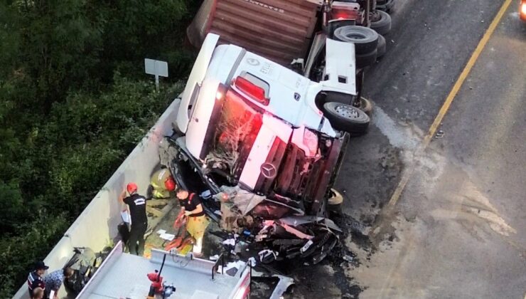 Evvel otobüs ve arabaya çarptı, sonra öbür bir arabanın üzerine devrildi: TIR kazasında 1 kişi yaralandı