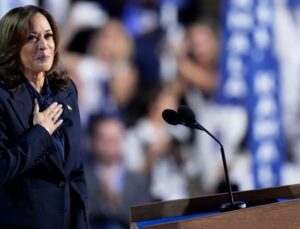 Kamala Harris, lider adaylığını resmen kabul etti