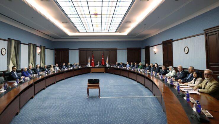 AK Parti MYK toplantısı sona erdi | Çelik: Sivil anayasaya muhtaçlığı var