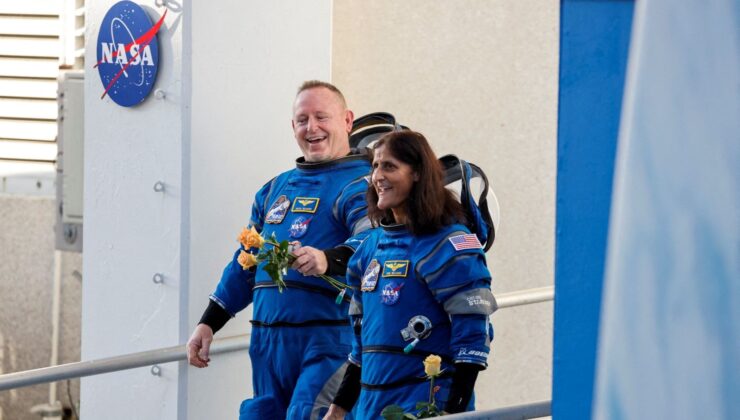 Mahsur kalan NASA astronotlarından basın toplantısı: Uzayan misyon için minnettarlar!