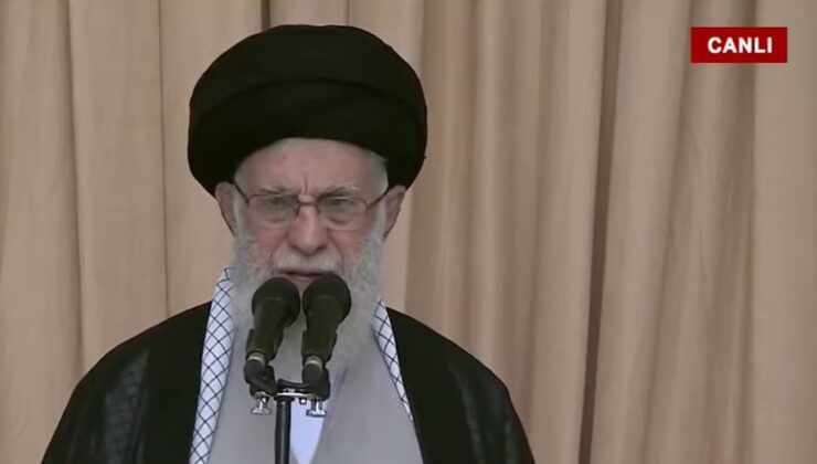 Hamaney’den dört yıl ortadan sonra cuma hutbesi: “Kana susamış kuduz köpeğe en hafif karşılığı verdik”