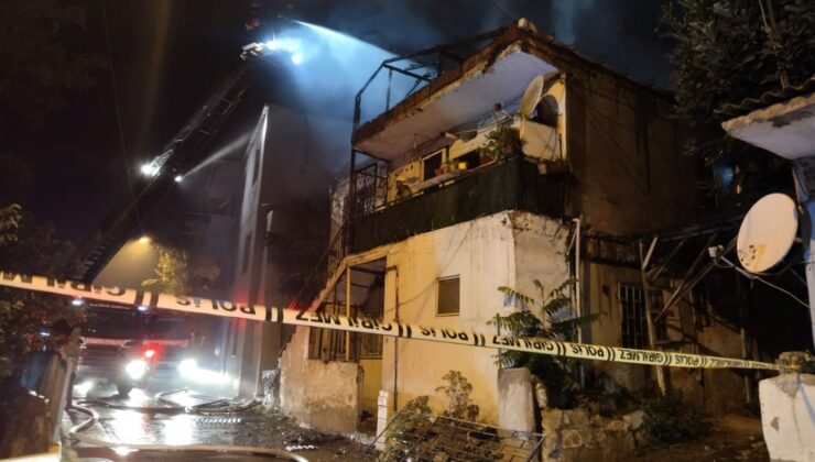 Pendik’te iki katlı mesken alev alev yandı