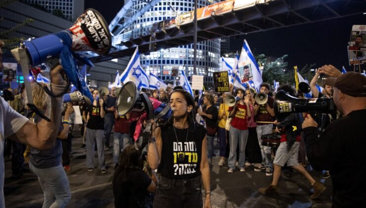 Tel Aviv’de esir takası talebiyle Netanyahu protestosu