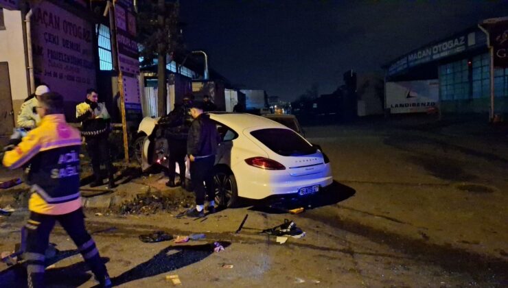 Bursa’da iki araba baş başa çarpıştı