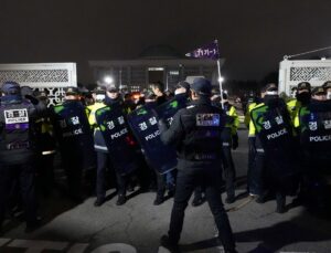 Güney Kore’de sıkıyönetim ilanı: Ordu, parlamentonun ve partilerin faaliyetlerini yasakladı