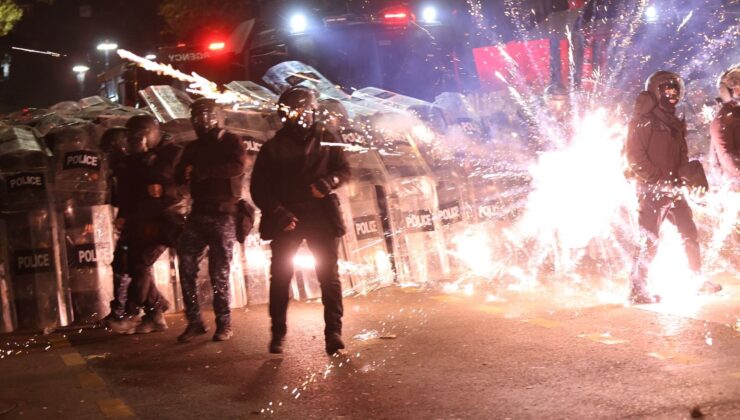 Gürcistan’da protestolar sürüyor: AB yanlıları polisle karşı karşıya