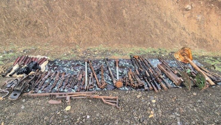 Zap’ta çok sayıda silah ve mühimmat ele geçirildi