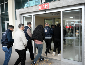 Diplomatik plakayla insan kaçakçılığına tutuklama