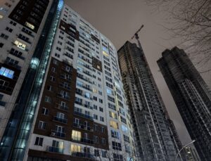 Esenyurt’ta 2 kişi silahla vurulmuş halde meyyit bulundu. Çok sayıda hata kayıtları çıktı