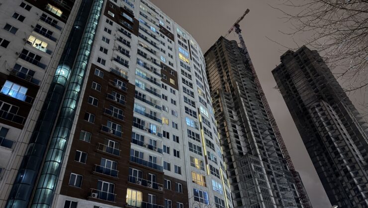 Esenyurt’ta 2 kişi silahla vurulmuş halde meyyit bulundu. Çok sayıda hata kayıtları çıktı