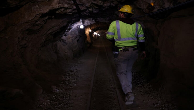 Güney Afrika’da madende göçük. 5 emekçi 800 metrede mahsur kaldı