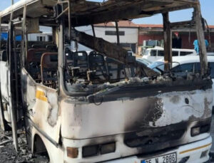 İzmir’de müthiş olay. 16 yaşındaki çocuk minibüste yandı