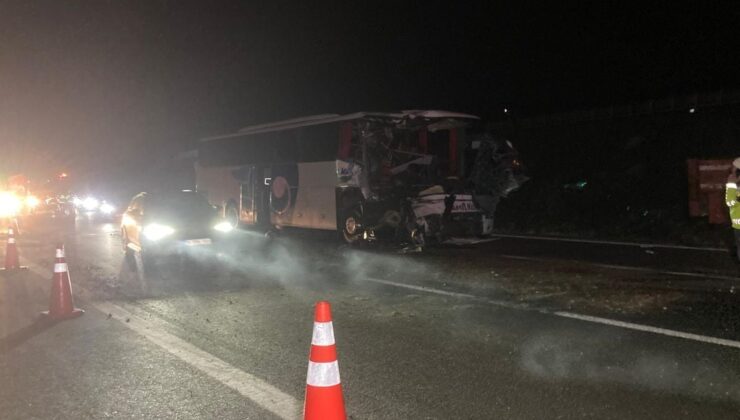 Ankara’da yolcu otobüsü, TIR’a çarptı: 1 meyyit, 15 yaralı