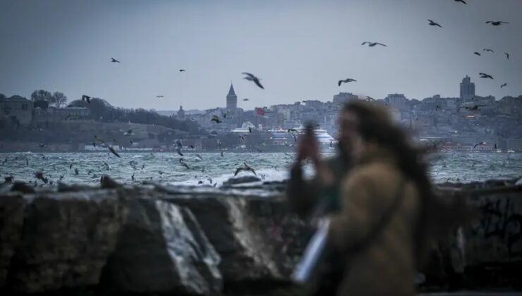 Bayramın birinci günü soğuk ve yağışlı geçecek. İstanbul dahil 17 vilayet için sarı kodlu ikaz
