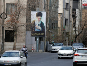 Hamaney’in halefini seçecek Uzmanlar Meclisi vuruldu. Yeni önder kim olacak? İran’dan açıklama yapıldı