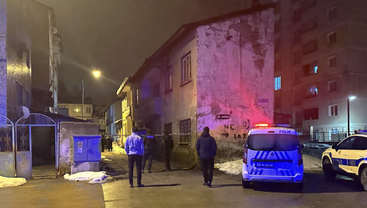 Sokakta boğazı kesilerek öldürüldü