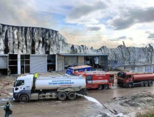 Ankara’daki mobilya deposu yangını denetim altına alındı