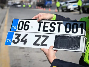 APP plakayı sürücüler odası fiyatsız değiştirecek. Yönetmelik yayınlandı