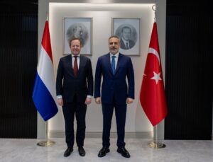 Bakan Fidan, Hollandalı mevkidaşı Van Weel ile görüştü