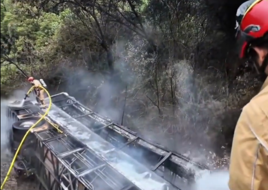 Ekvador’da yolcu otobüsü uçuruma yuvarlandı. 11 kişi öldü