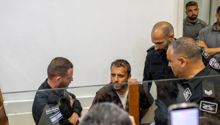 İsrail, alıkoyduğu iki aktivisti hudut dışı etti