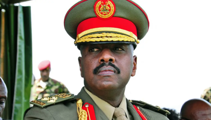 Ugandalı mecnun general denetimden çıktı. Beş Türk bayanla evlilik hayaline kapıldı