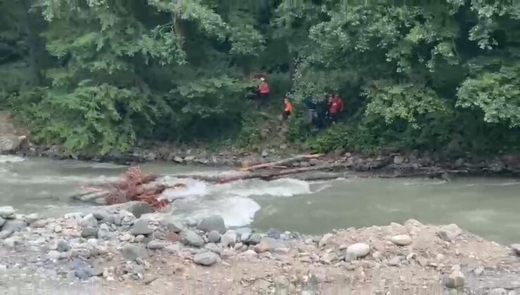 Aranan kayıp kişi meyyit bulundu. Arama grubunun botu devrildi, bir işçi hayatını kaybetti