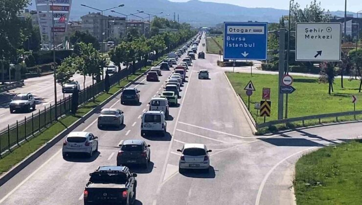 Bayram dönüş trafiği İnegöl’de ağırlaştı