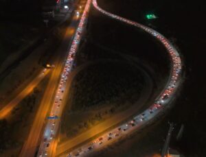 ‘Kilit Kavşak’ Kırıkkale’de bayram dönüş trafiği dron ile görüntülendi